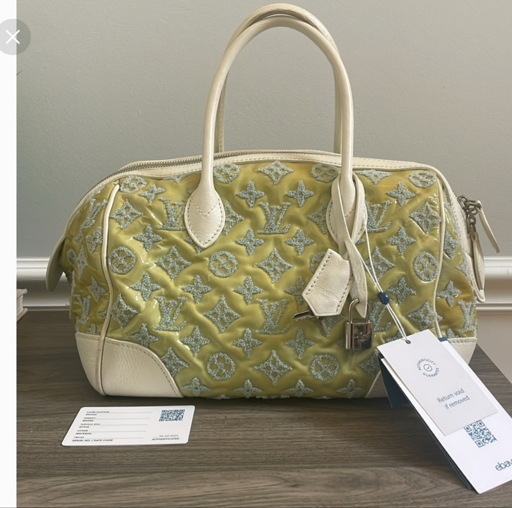 💥ONE DAY PRICE DROP💥 Louis Vuitton Speedy Round Bouclettes